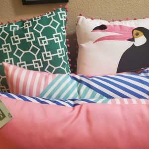 NWT- Set of 4- Spring Pillows